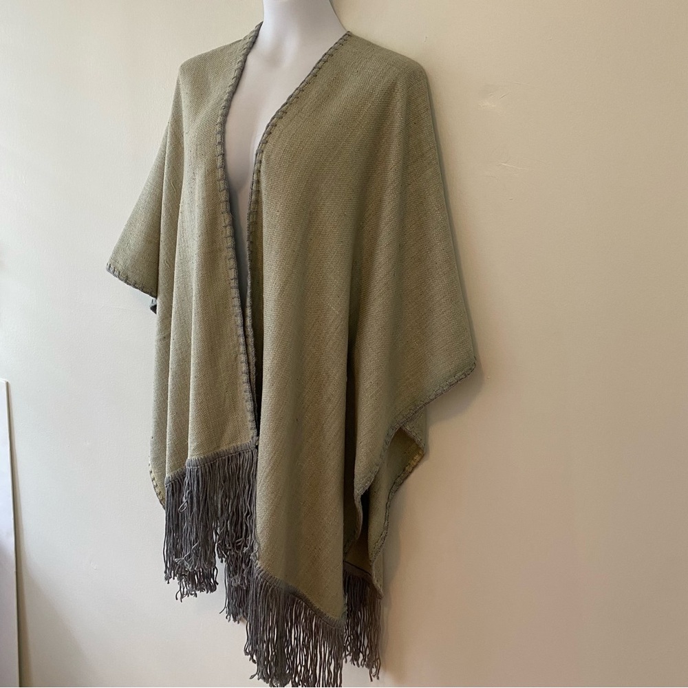 LA TROUPE Tienda deluxe shawl wrap cardigan fringe trim light blue hand made - Picture 3 of 6